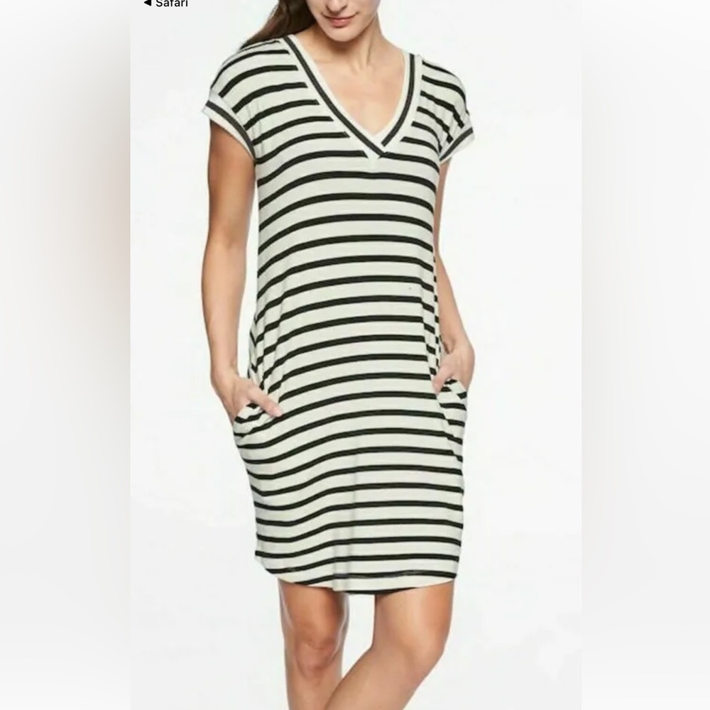NWOT Athleta Newport Short Sleeve Sweatshirt Dress